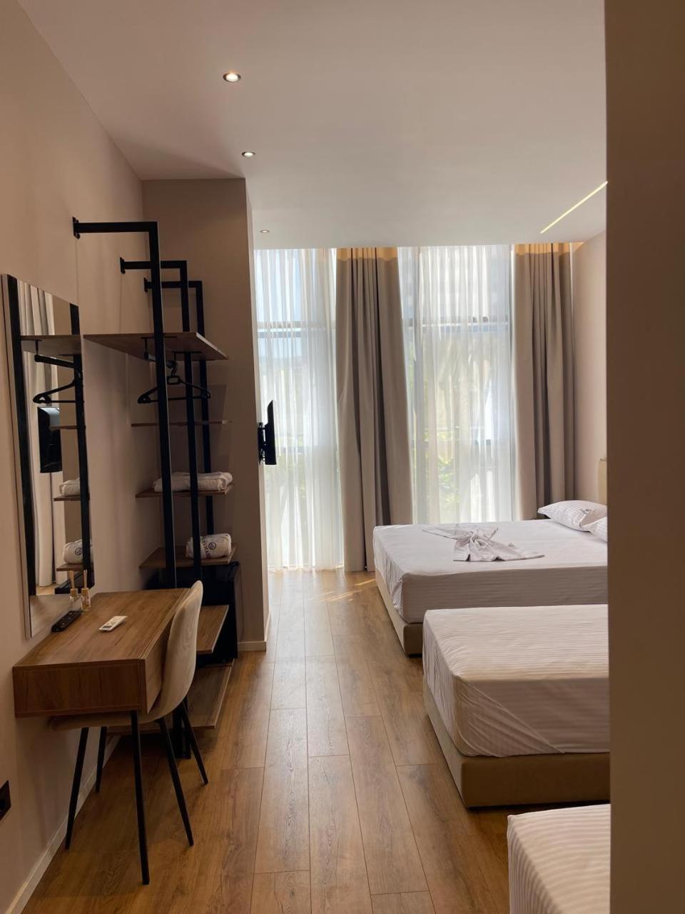 Dia Mare Deluxe Aparthotel Vlore Exterior photo