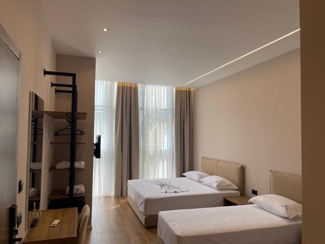 Dia Mare Deluxe Aparthotel Vlore Exterior photo