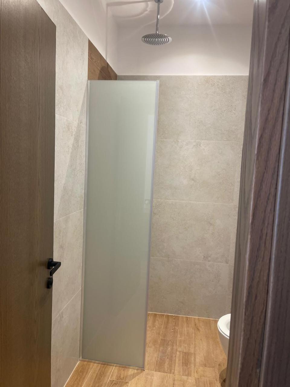 Dia Mare Deluxe Aparthotel Vlore Exterior photo